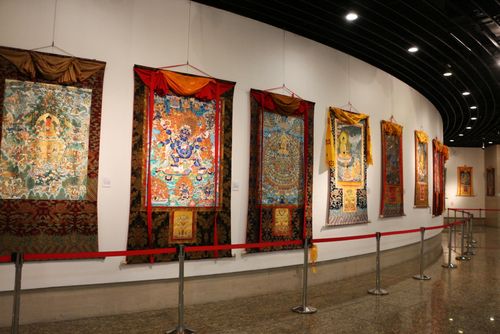 此次展览整合了唐卡艺术资源,促进了唐卡艺术交流,健全了唐卡艺术产业
